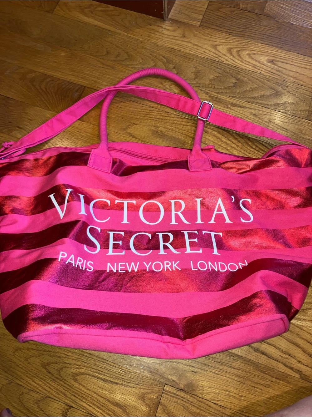 VICTORIA'S SECRET HOT PINK STRIPE GETAWAY TRAVEL TOTE PARIS LONDON NEW YORK